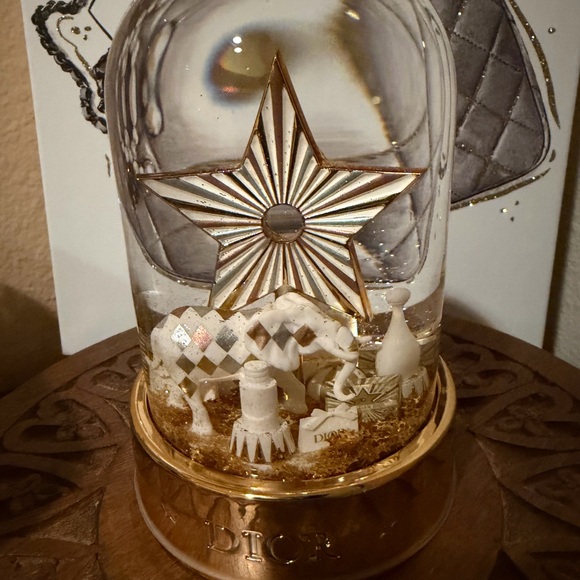 Dior Circus Dreams Gold Star 2025 Limited Edition Snow Globe New in Box - Picture 4 of 4